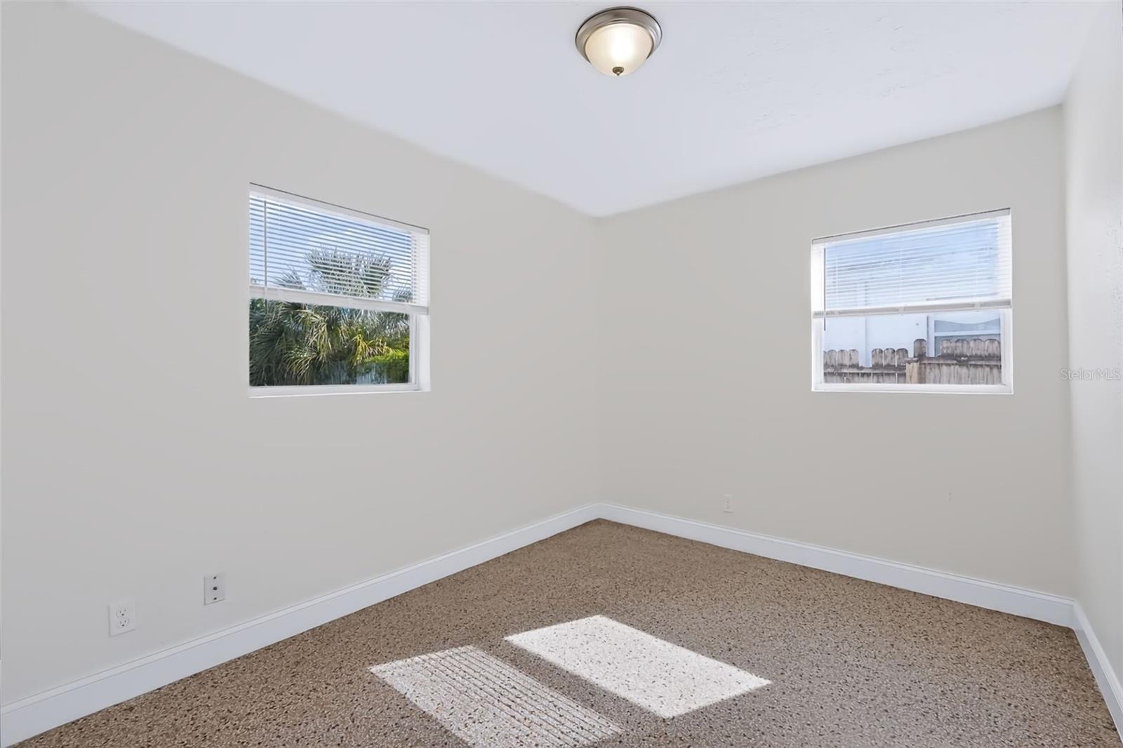 2438 N RAMONA CIR