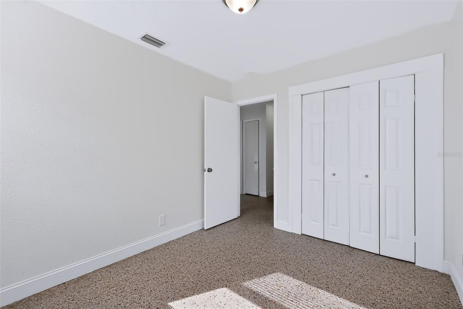 2438 N RAMONA CIR