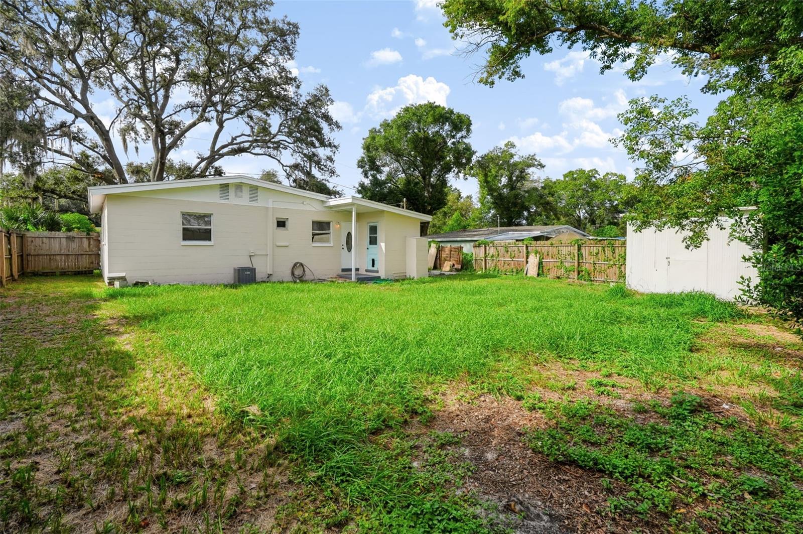 2438 N RAMONA CIR
