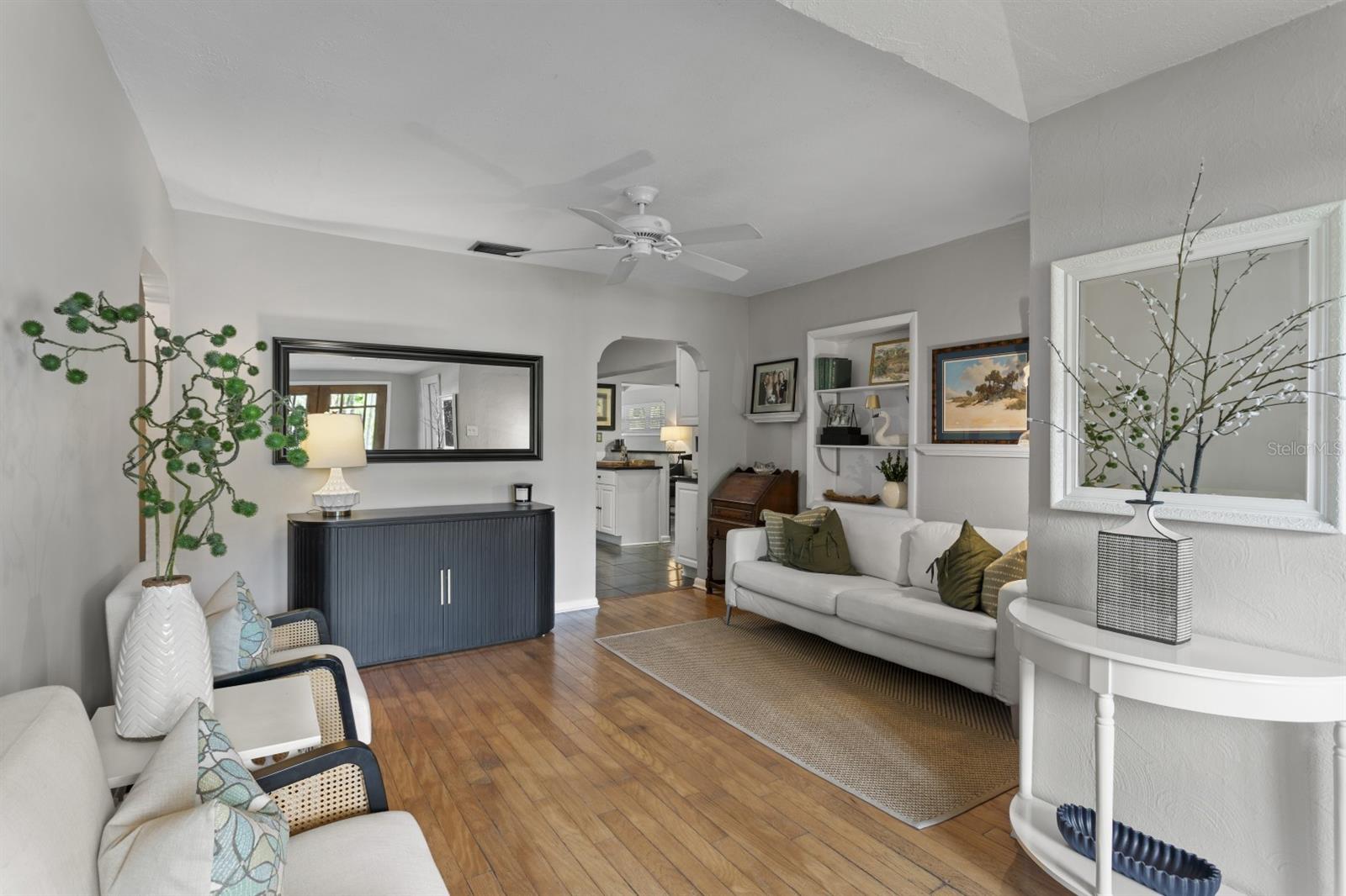 505 N BEVERLY AVE