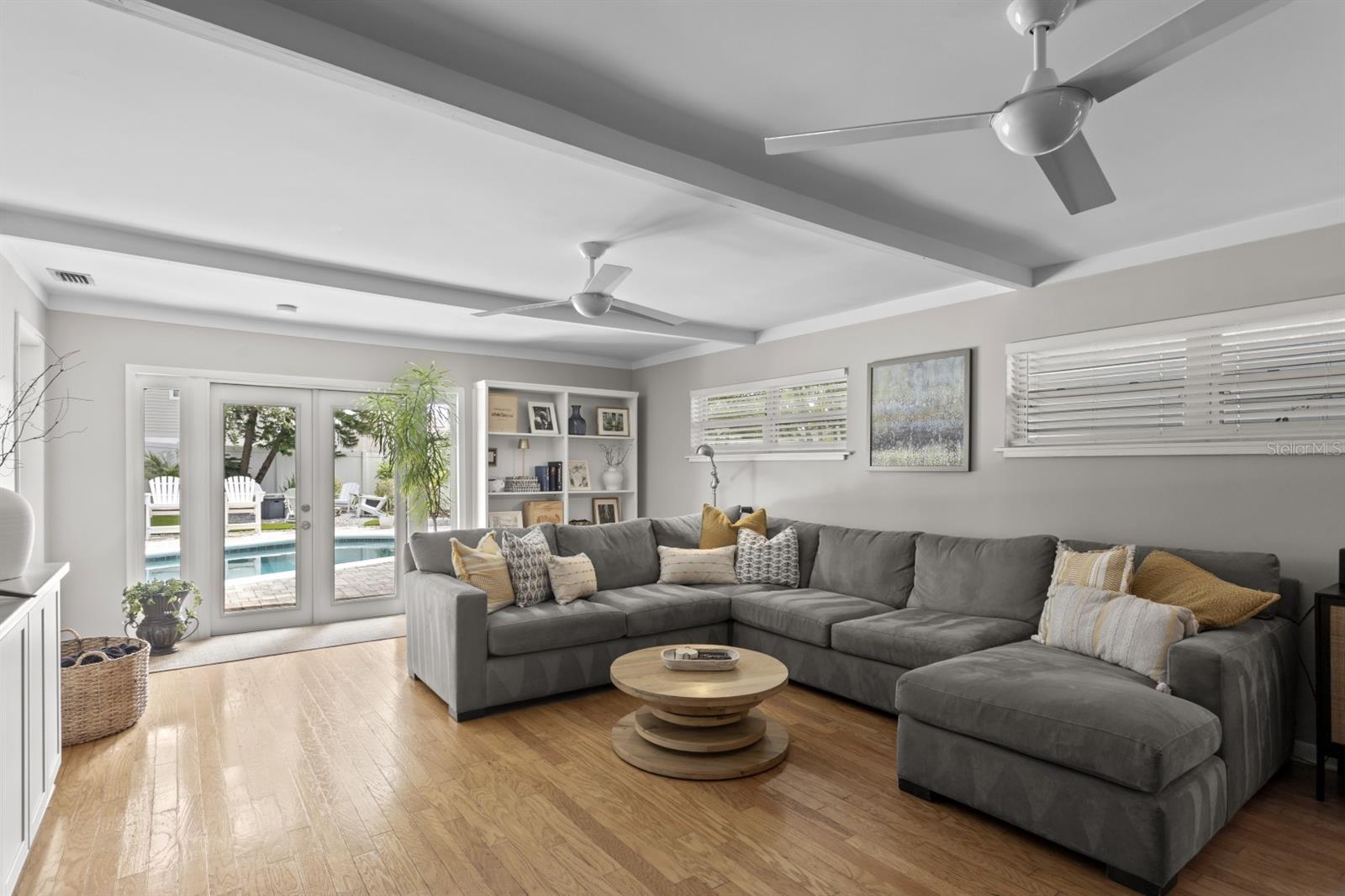 505 N BEVERLY AVE