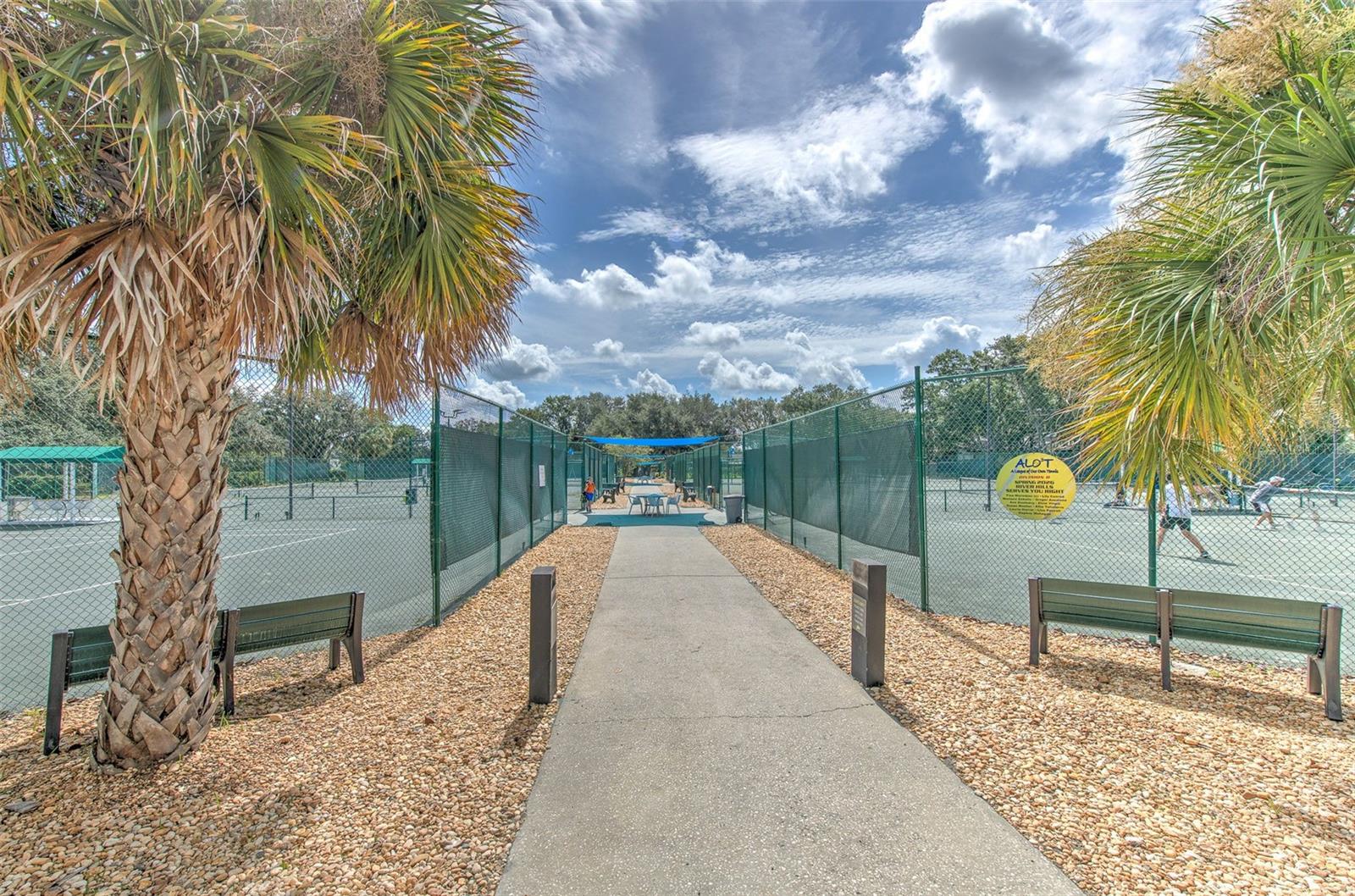 3325 CYPRESS LANDING DR