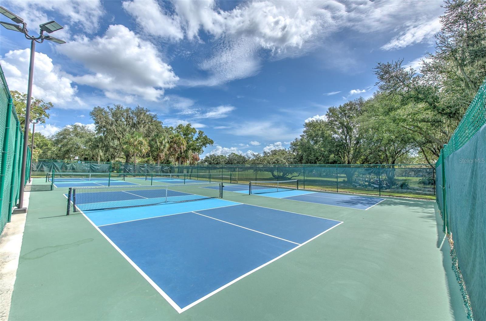 3325 CYPRESS LANDING DR