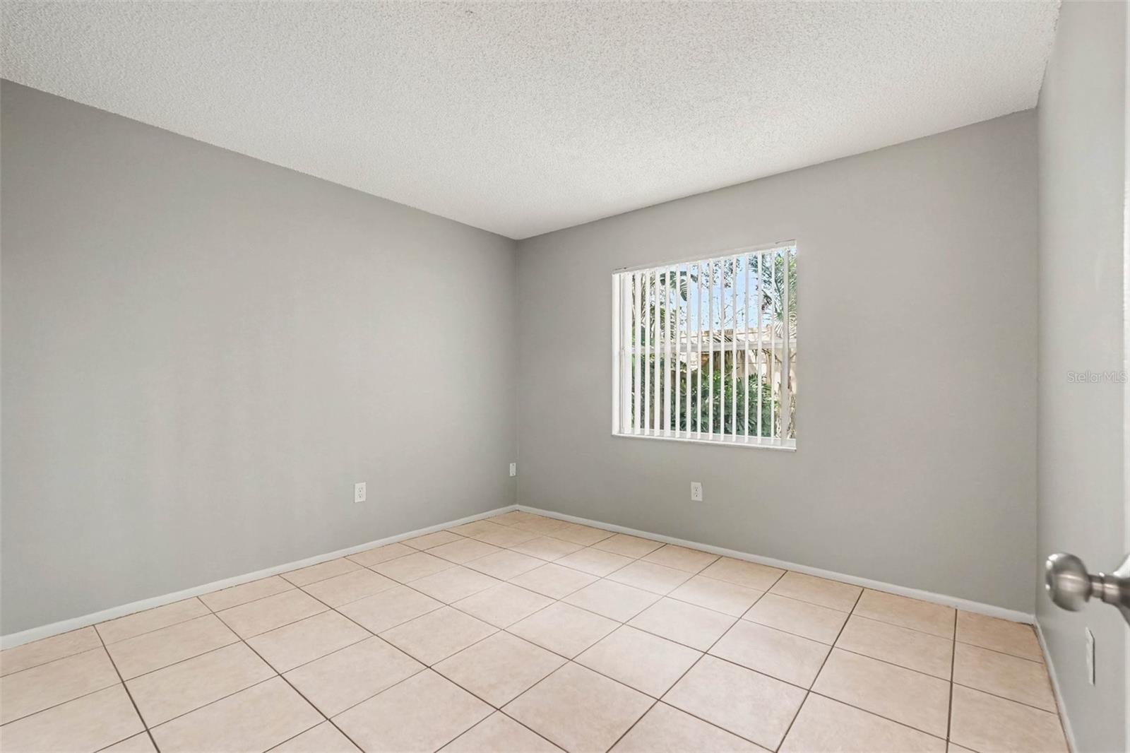 13904 FULLERTON DR