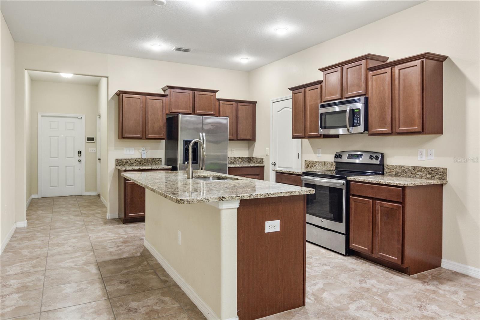 2011 HAWKS VIEW DR
