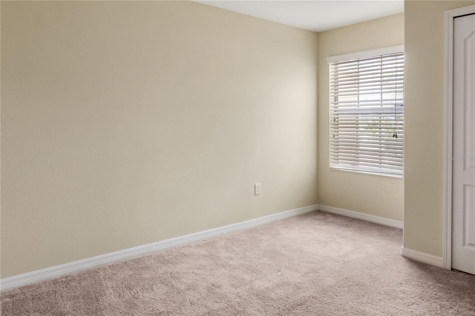 2011 HAWKS VIEW DR