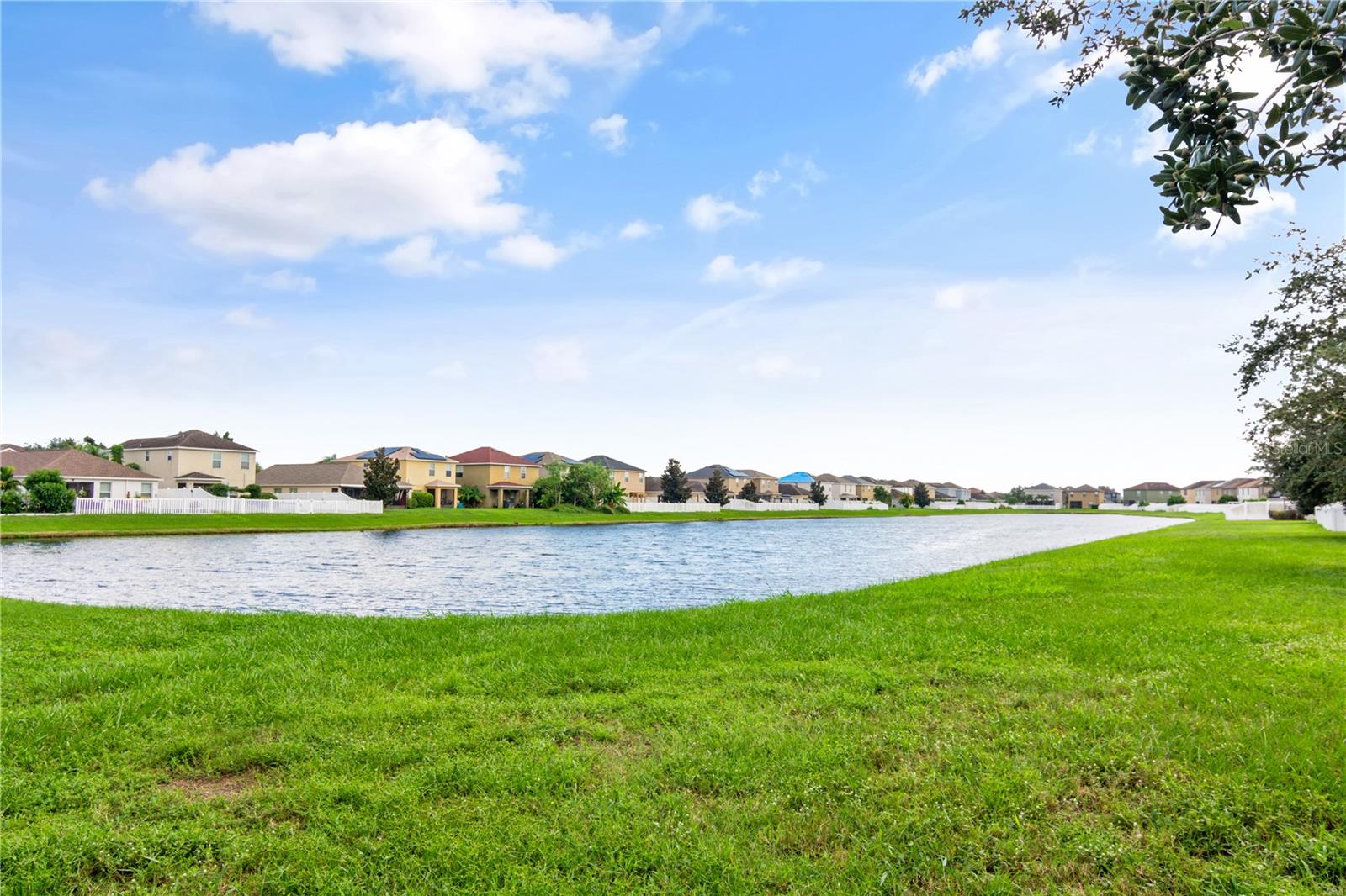 2011 HAWKS VIEW DR