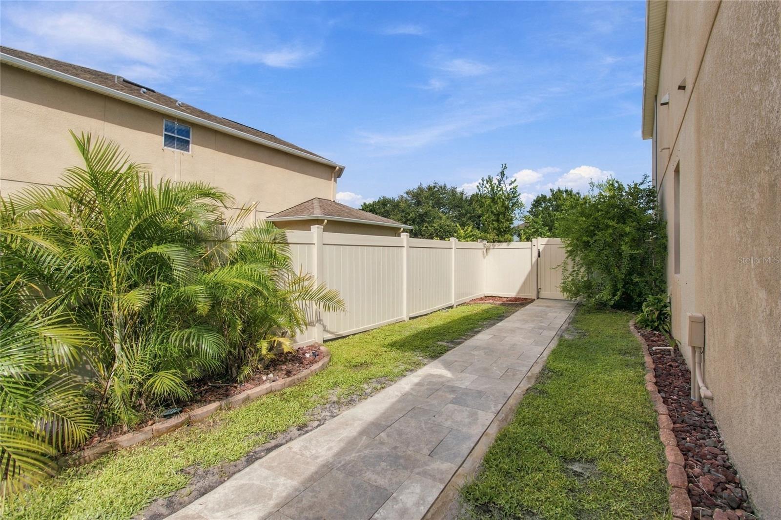 13856 CREST LAKE DR