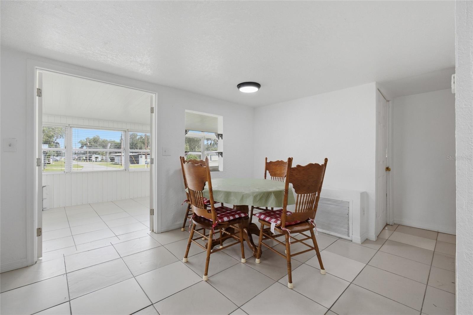 4722 AUTUMN PALM DR