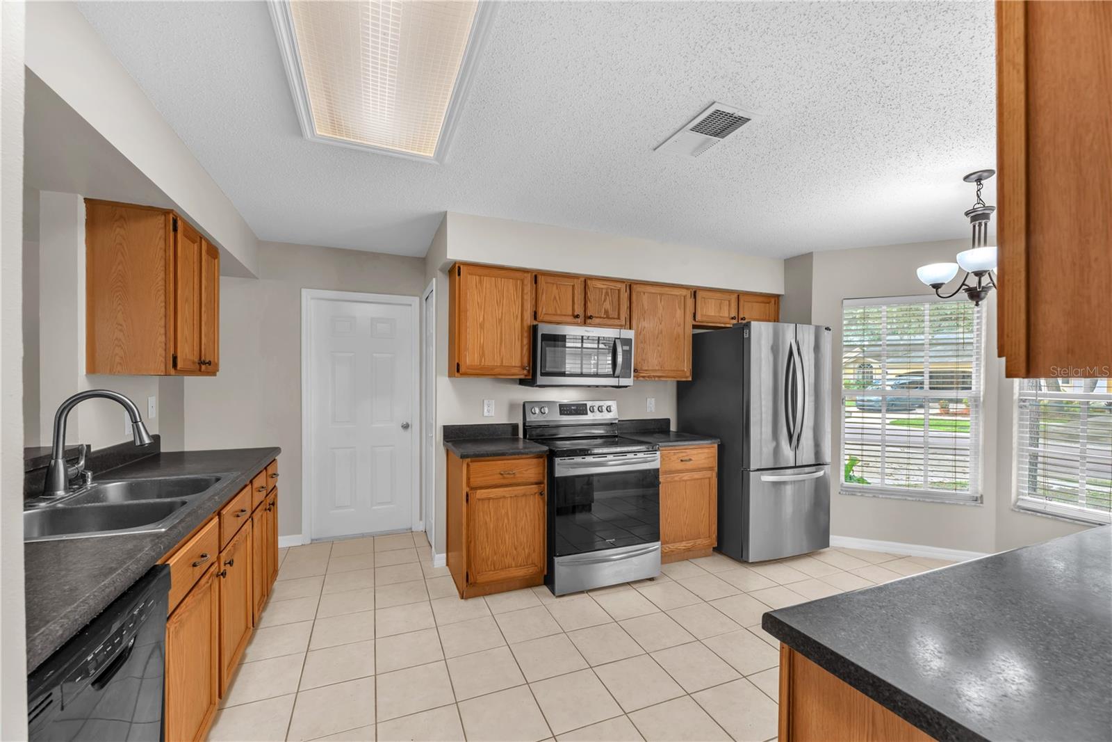 4002 LEVONSHIRE PL