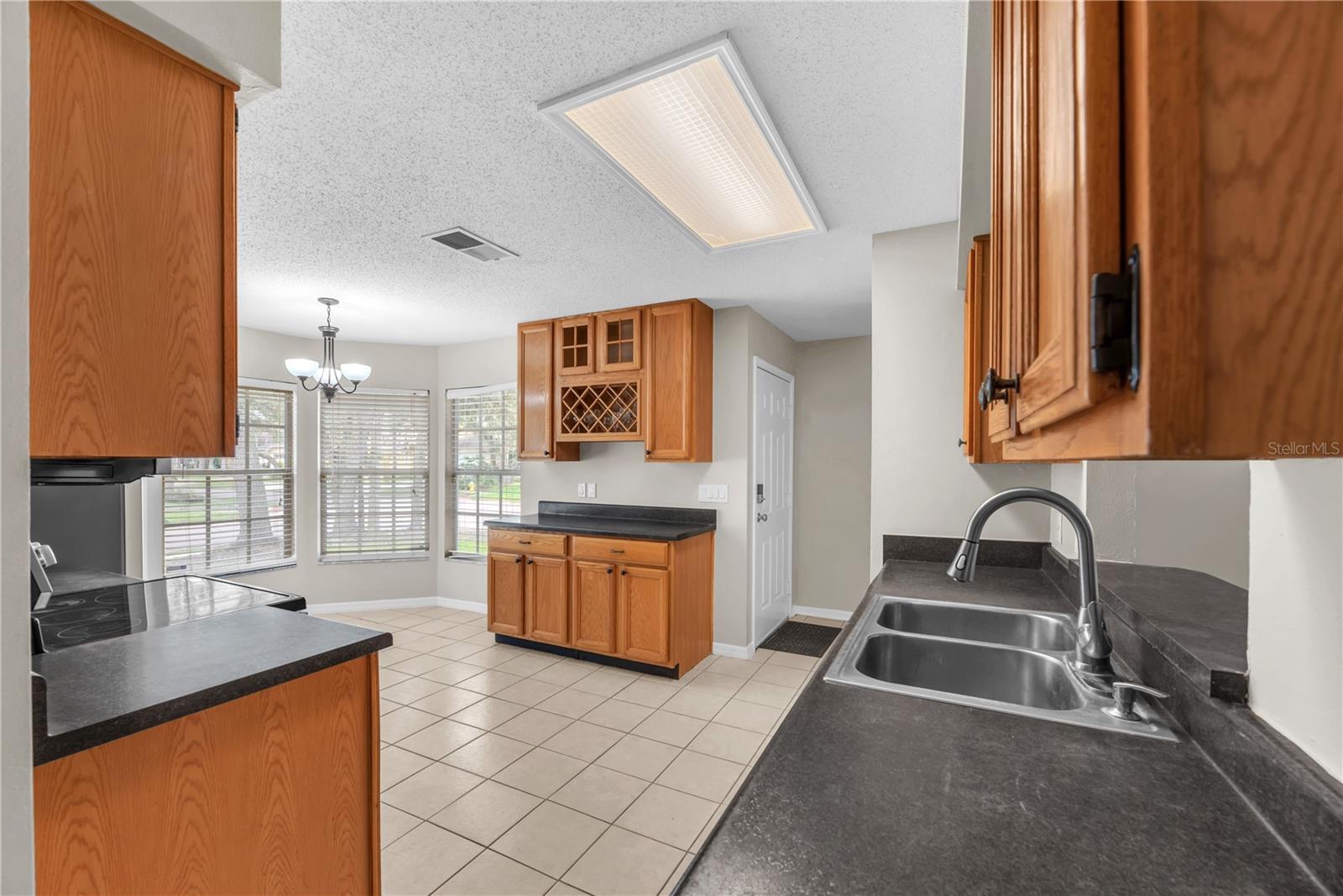 4002 LEVONSHIRE PL