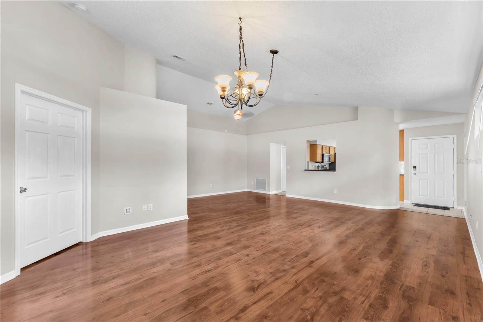 4002 LEVONSHIRE PL