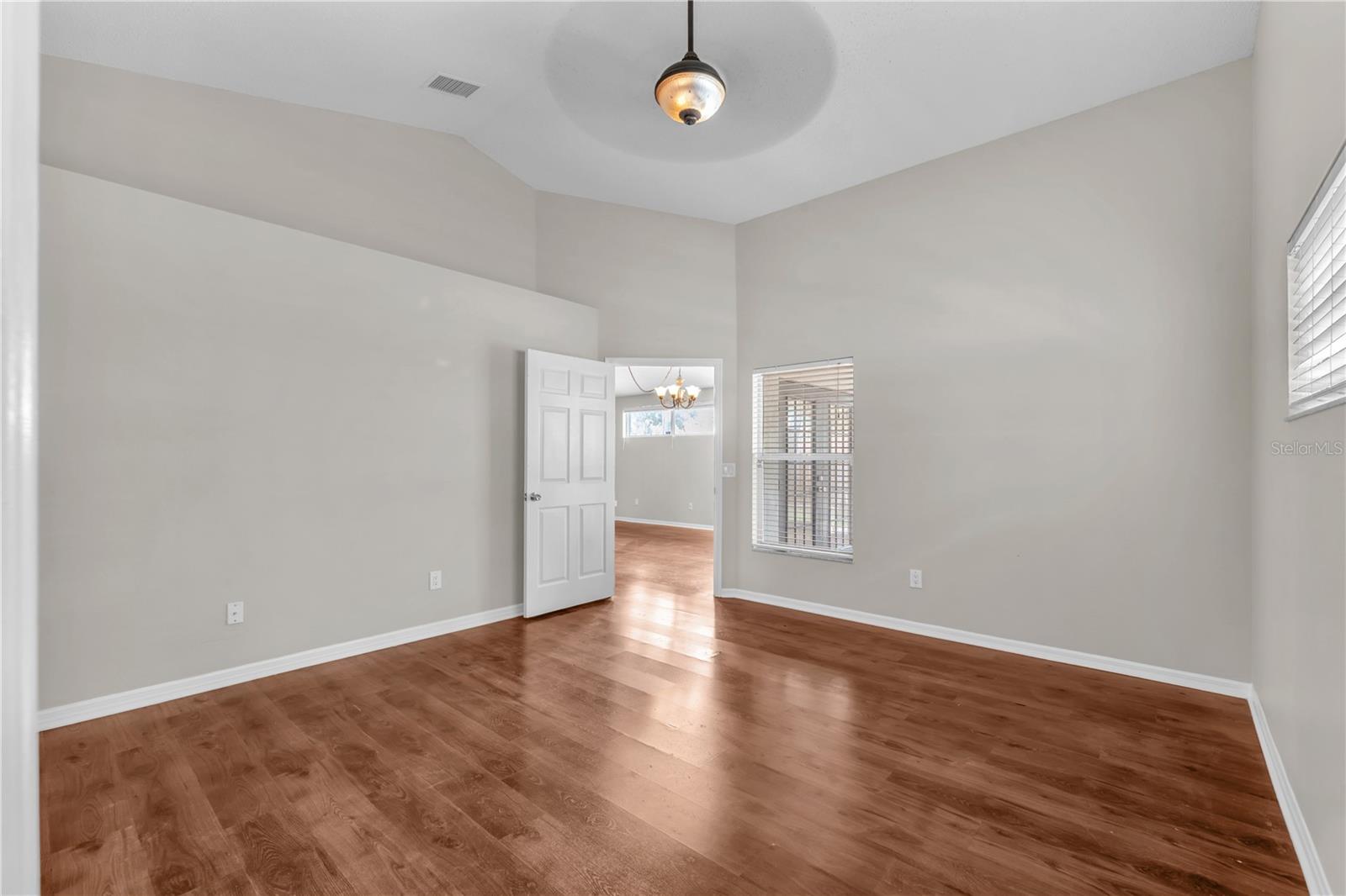 4002 LEVONSHIRE PL