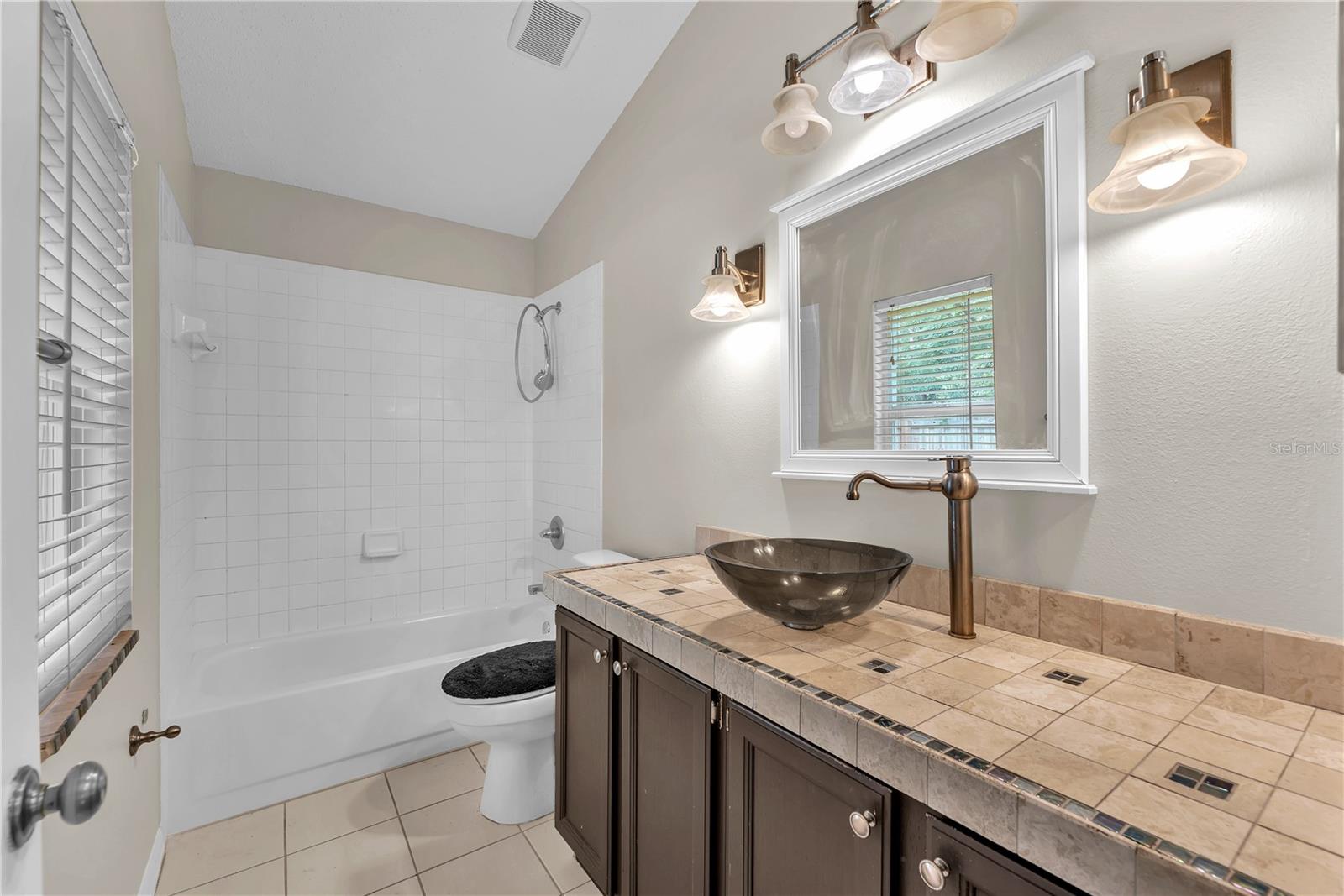 4002 LEVONSHIRE PL