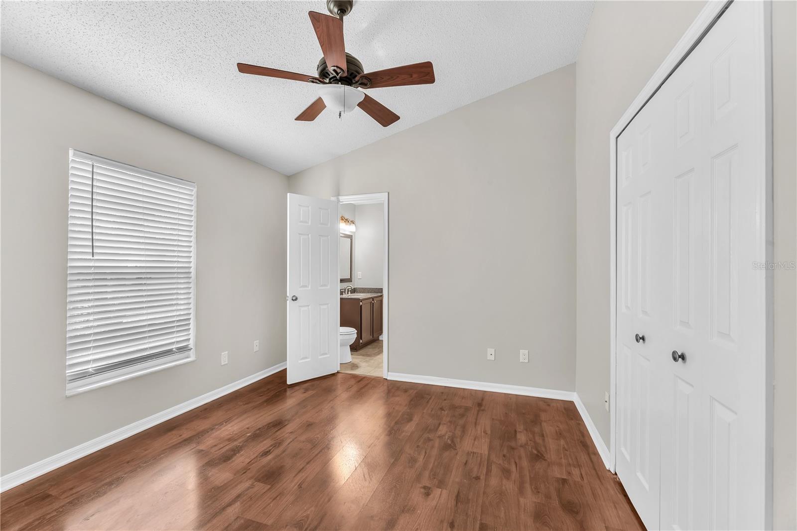 4002 LEVONSHIRE PL