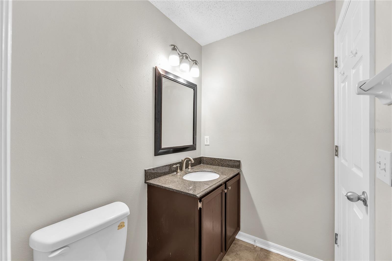 4002 LEVONSHIRE PL