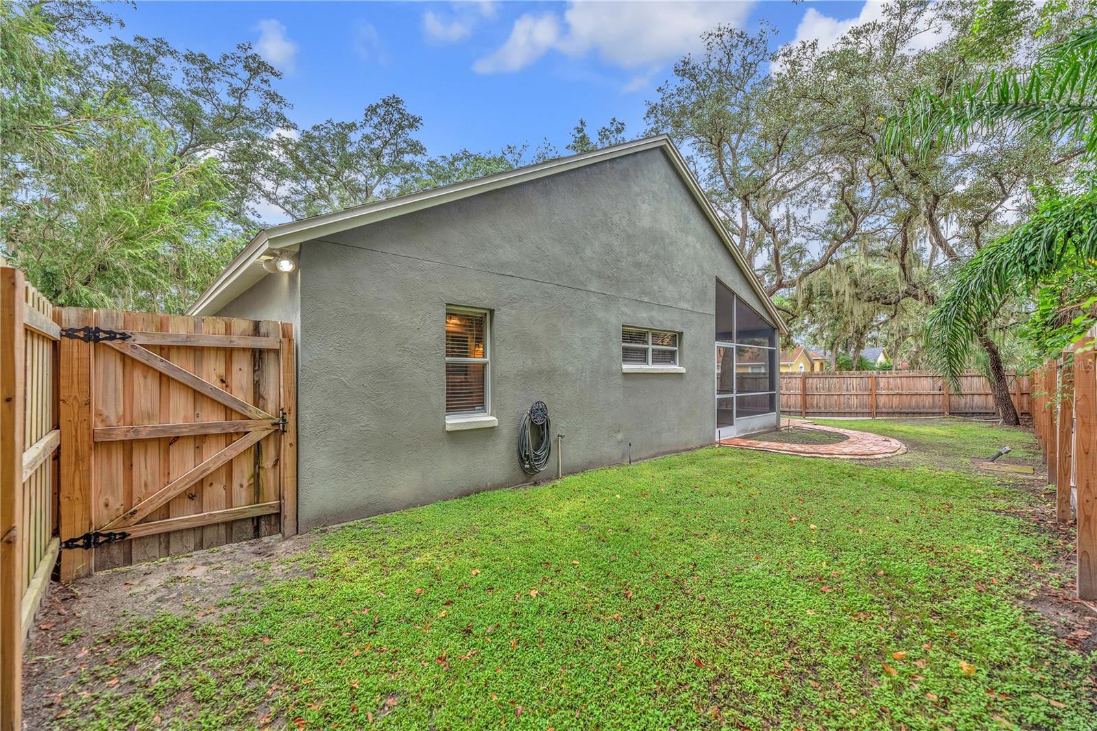 4002 LEVONSHIRE PL