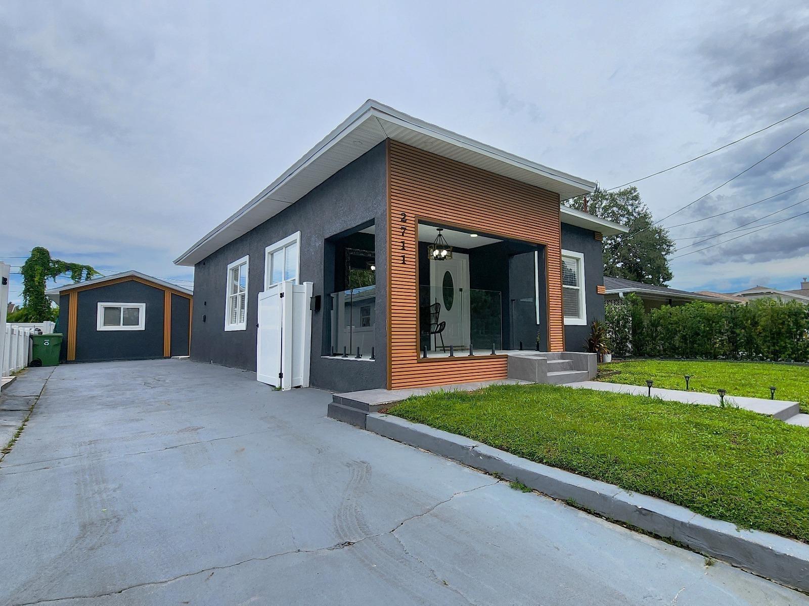 2711 W CORDELIA ST