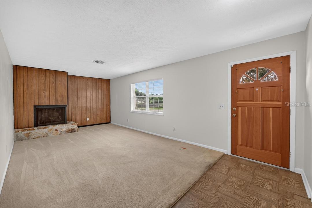 820 BLACKBERRY LANE