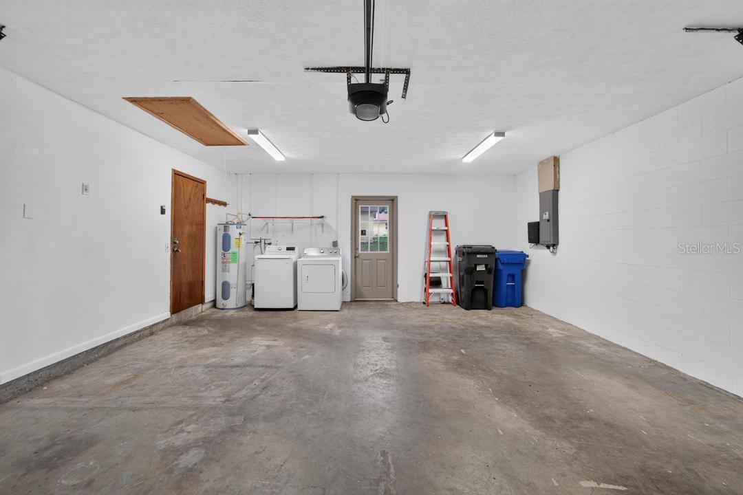 820 BLACKBERRY LANE