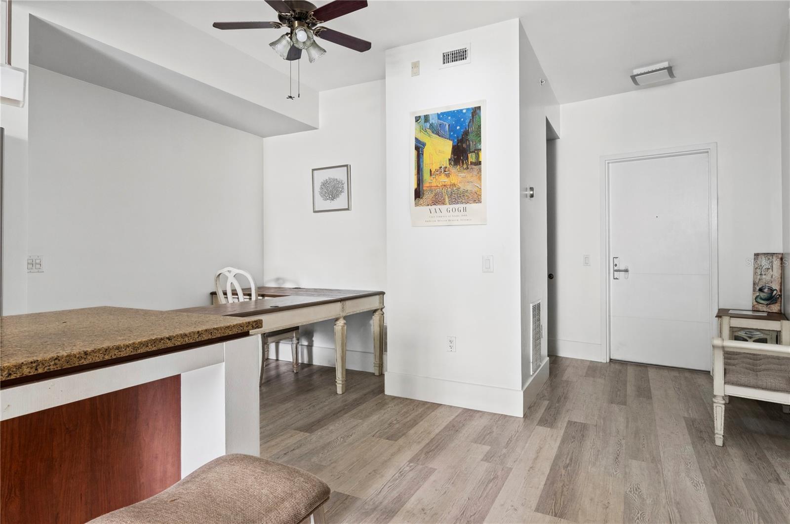 912 CHANNELSIDE DR #2414