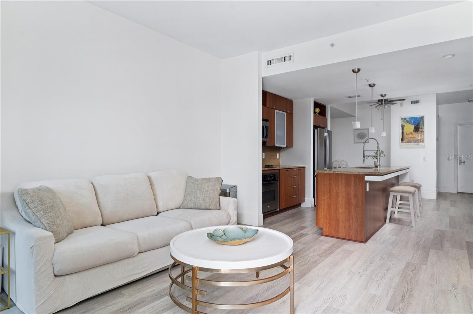 912 CHANNELSIDE DR #2414
