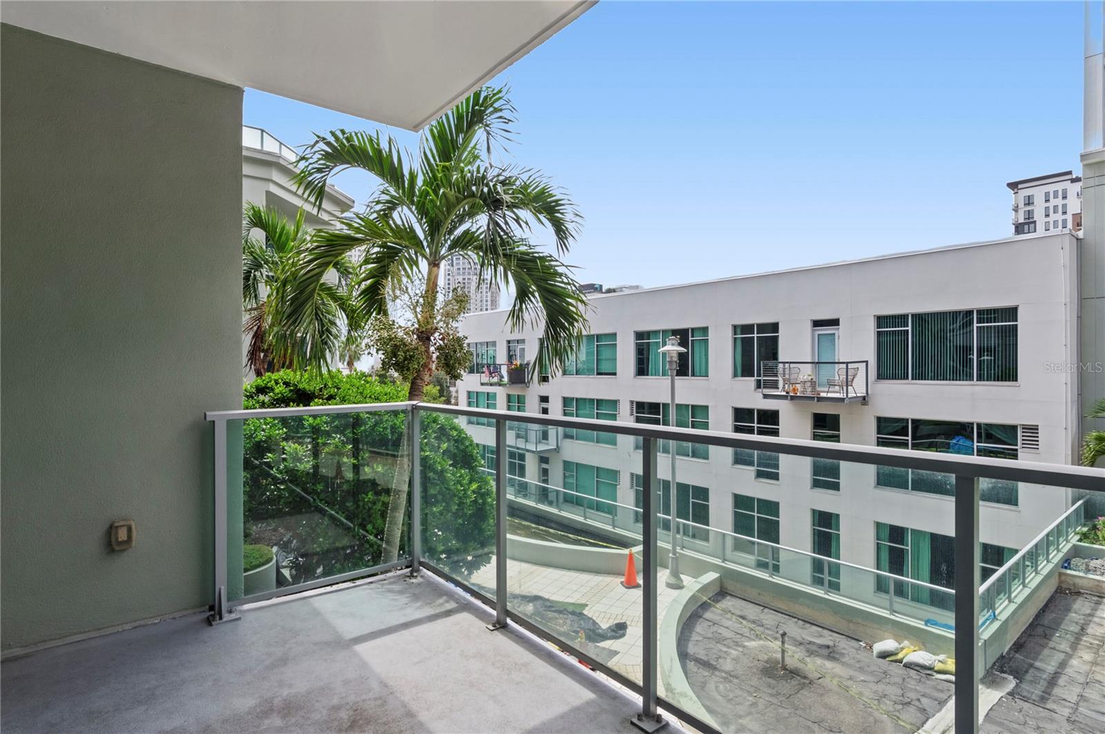 912 CHANNELSIDE DR #2414