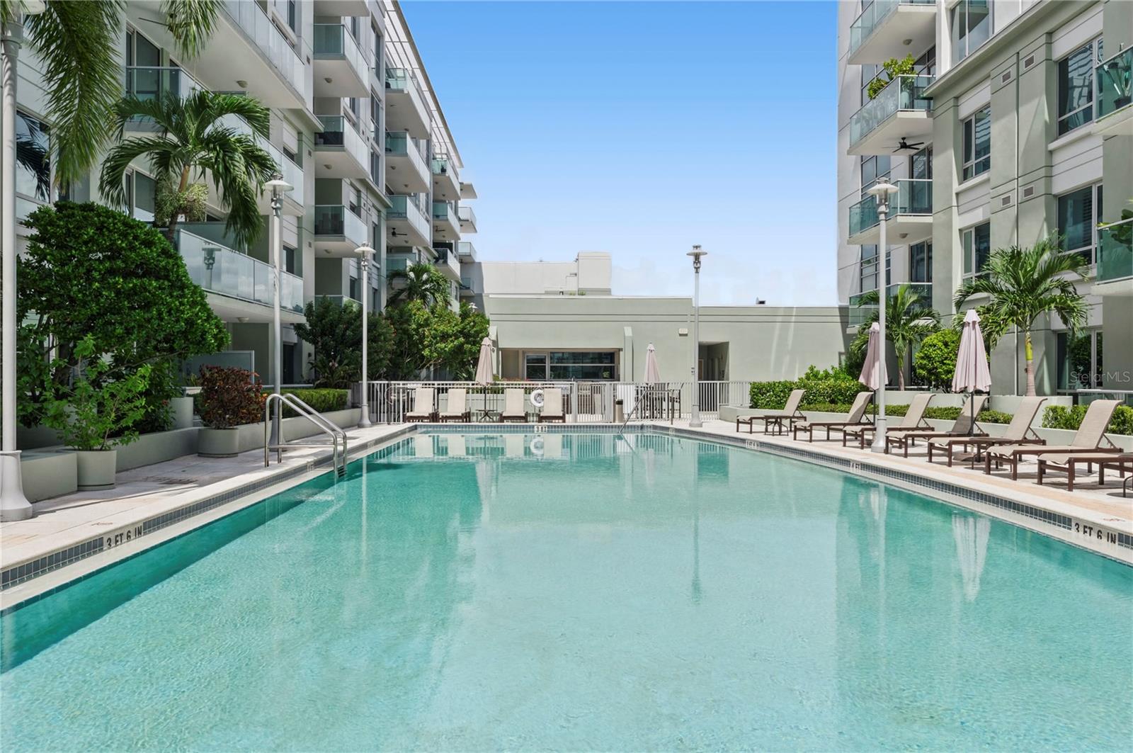 912 CHANNELSIDE DR #2414