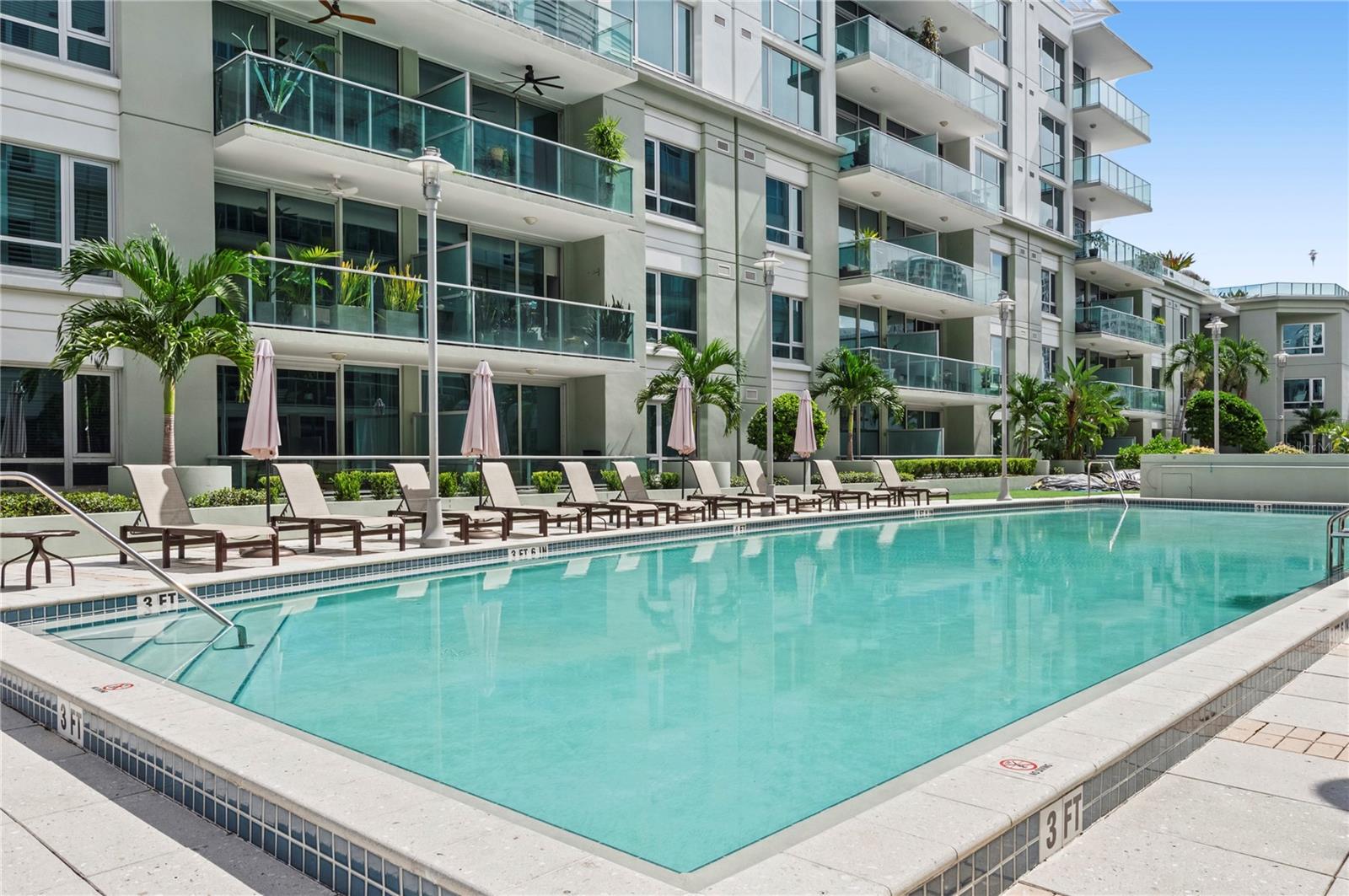 912 CHANNELSIDE DR #2414
