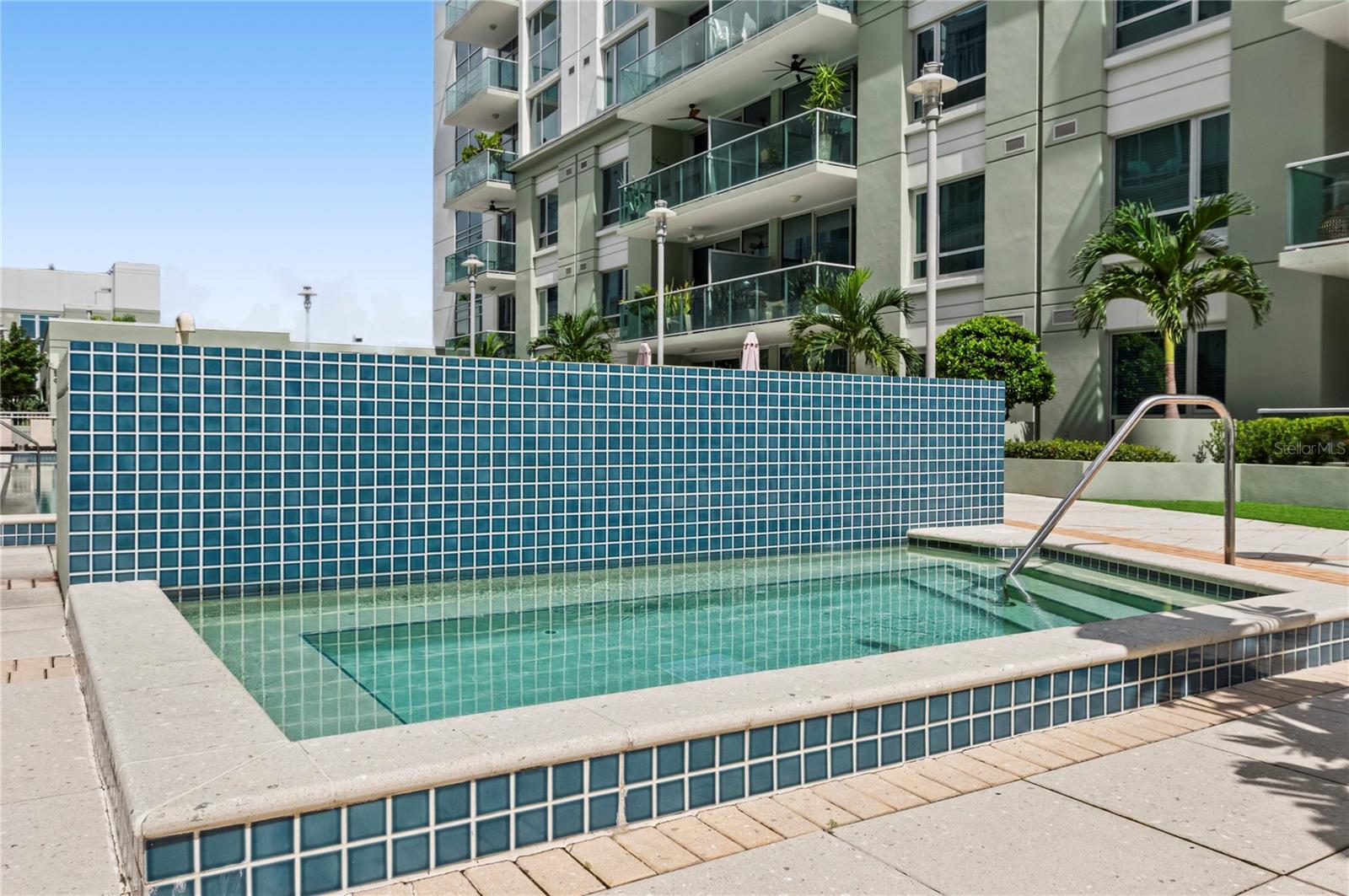 912 CHANNELSIDE DR #2414
