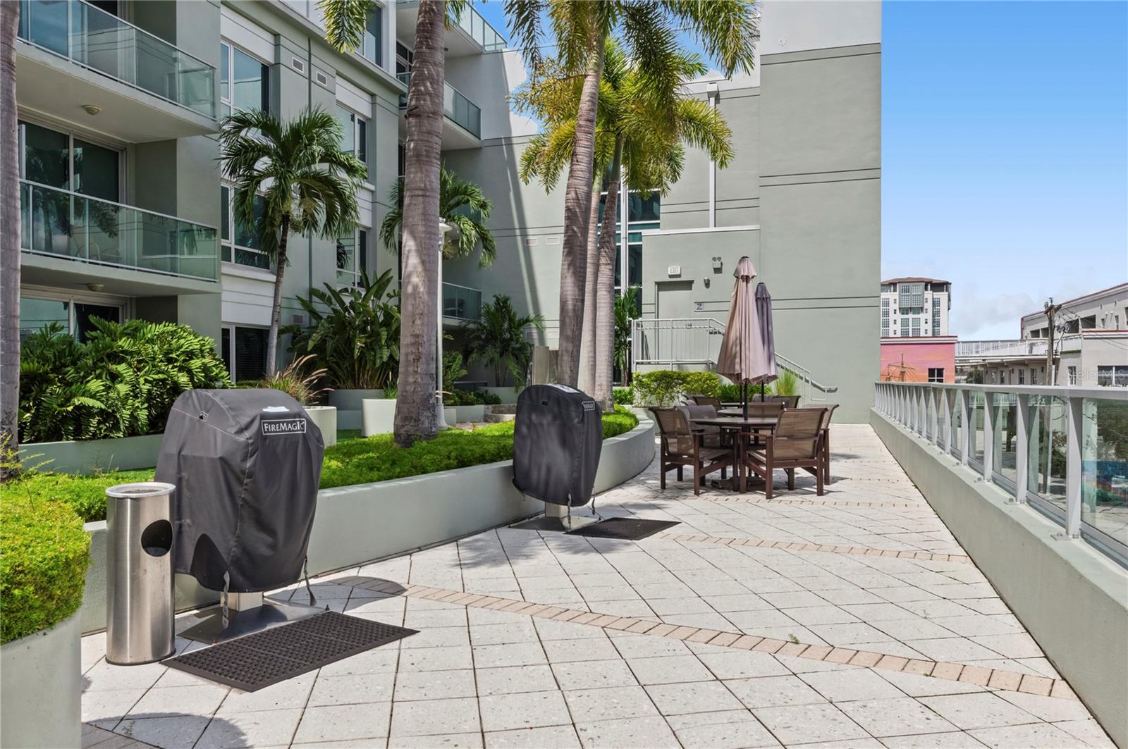 912 CHANNELSIDE DR #2414