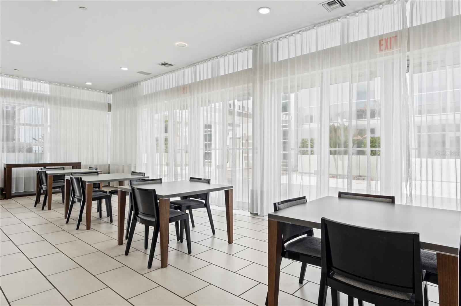 912 CHANNELSIDE DR #2414