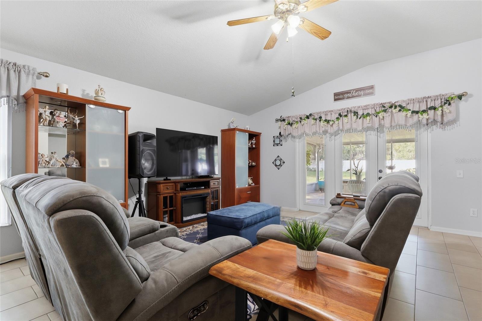 12402 TREE POINTE CT