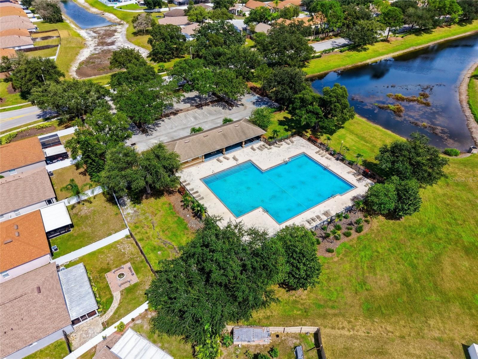 12402 TREE POINTE CT