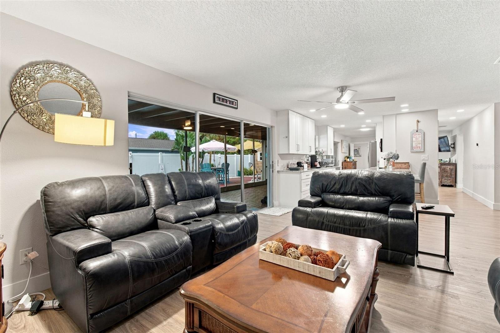 8401 BOULDER PL