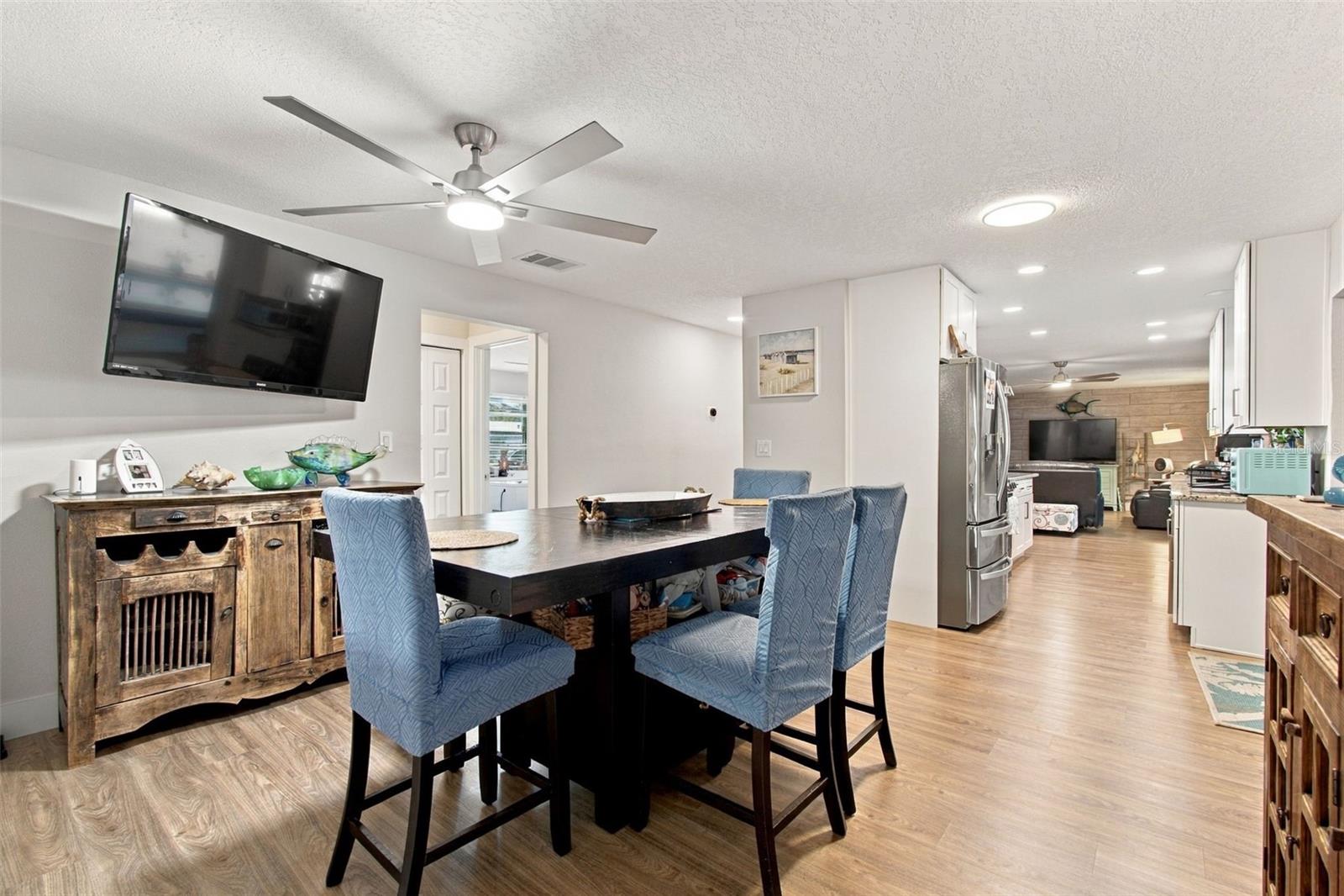 8401 BOULDER PL