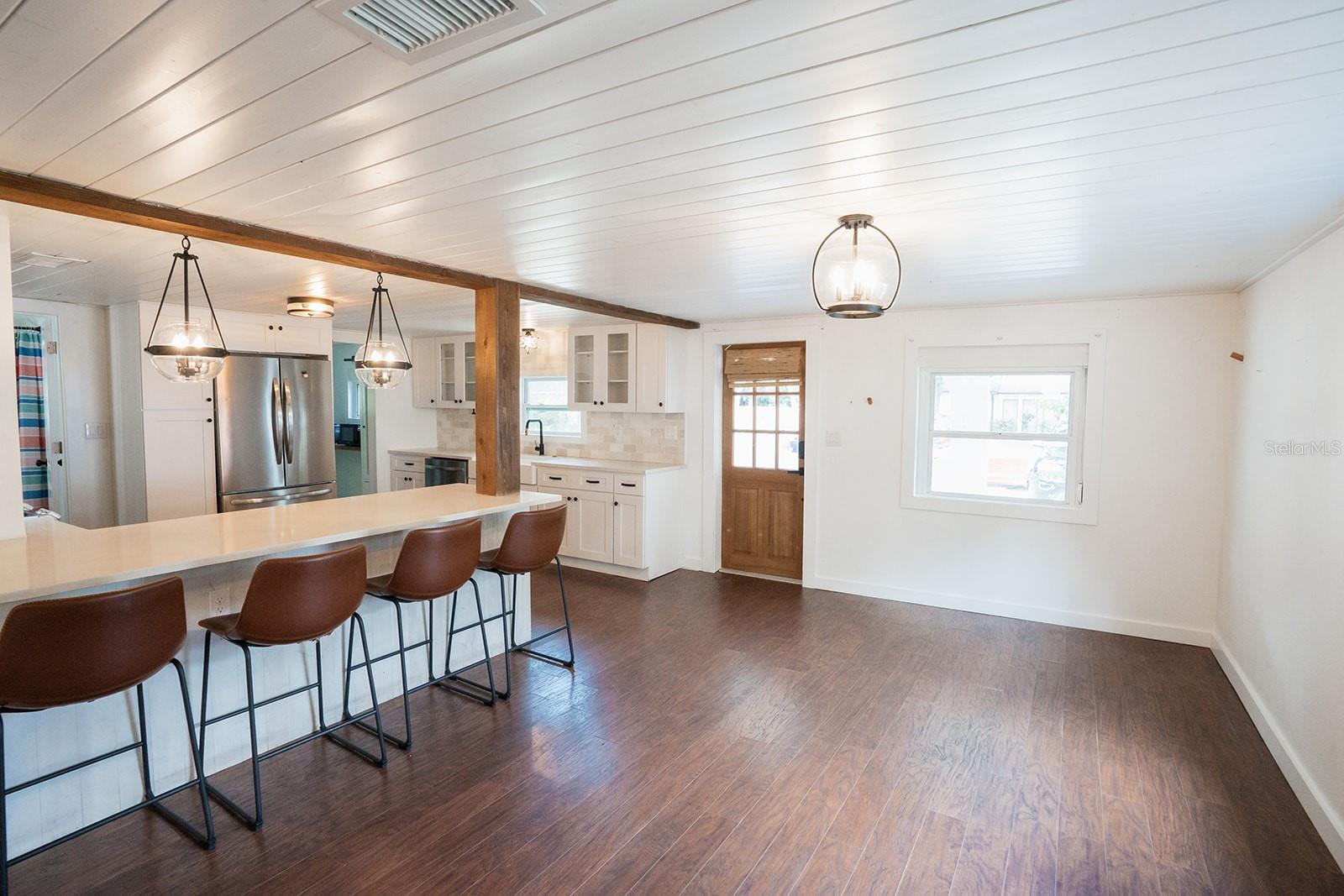 1112 W KIRBY ST