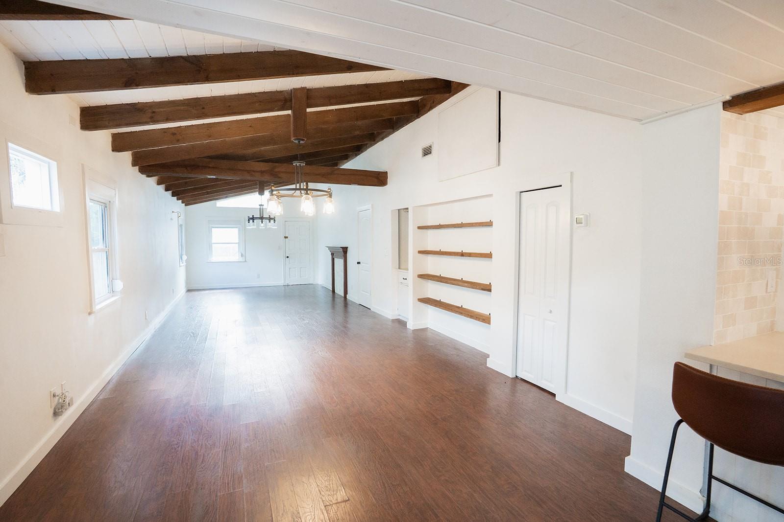 1112 W KIRBY ST