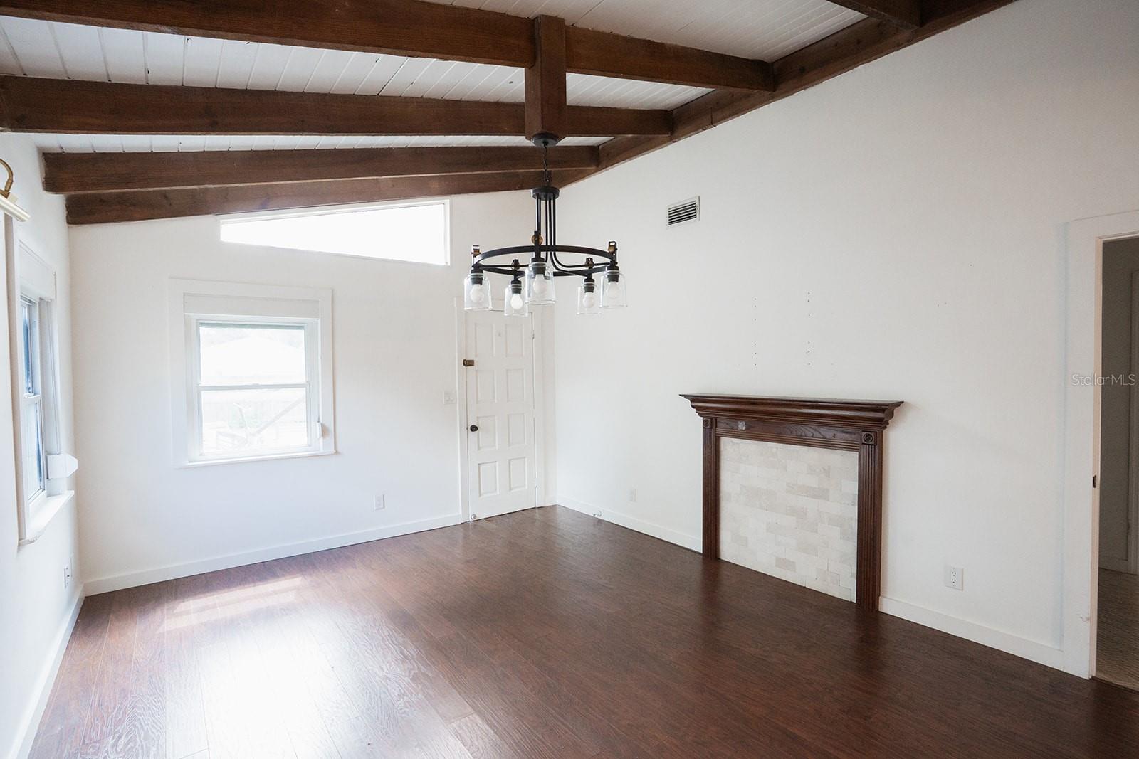 1112 W KIRBY ST