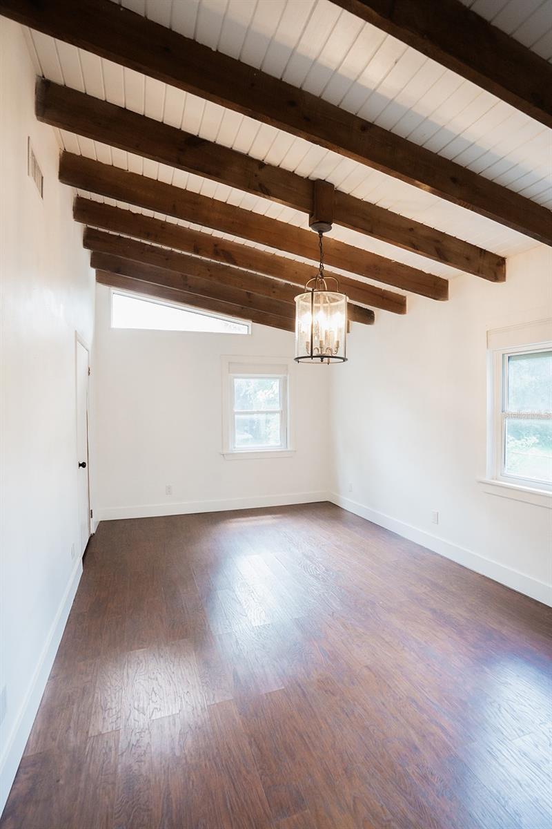 1112 W KIRBY ST