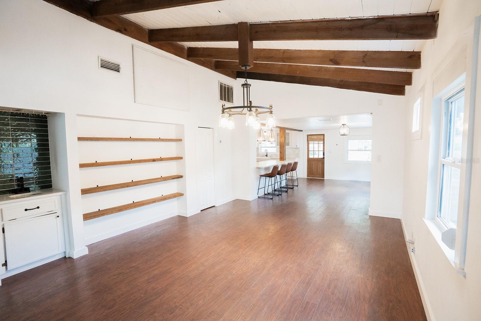 1112 W KIRBY ST