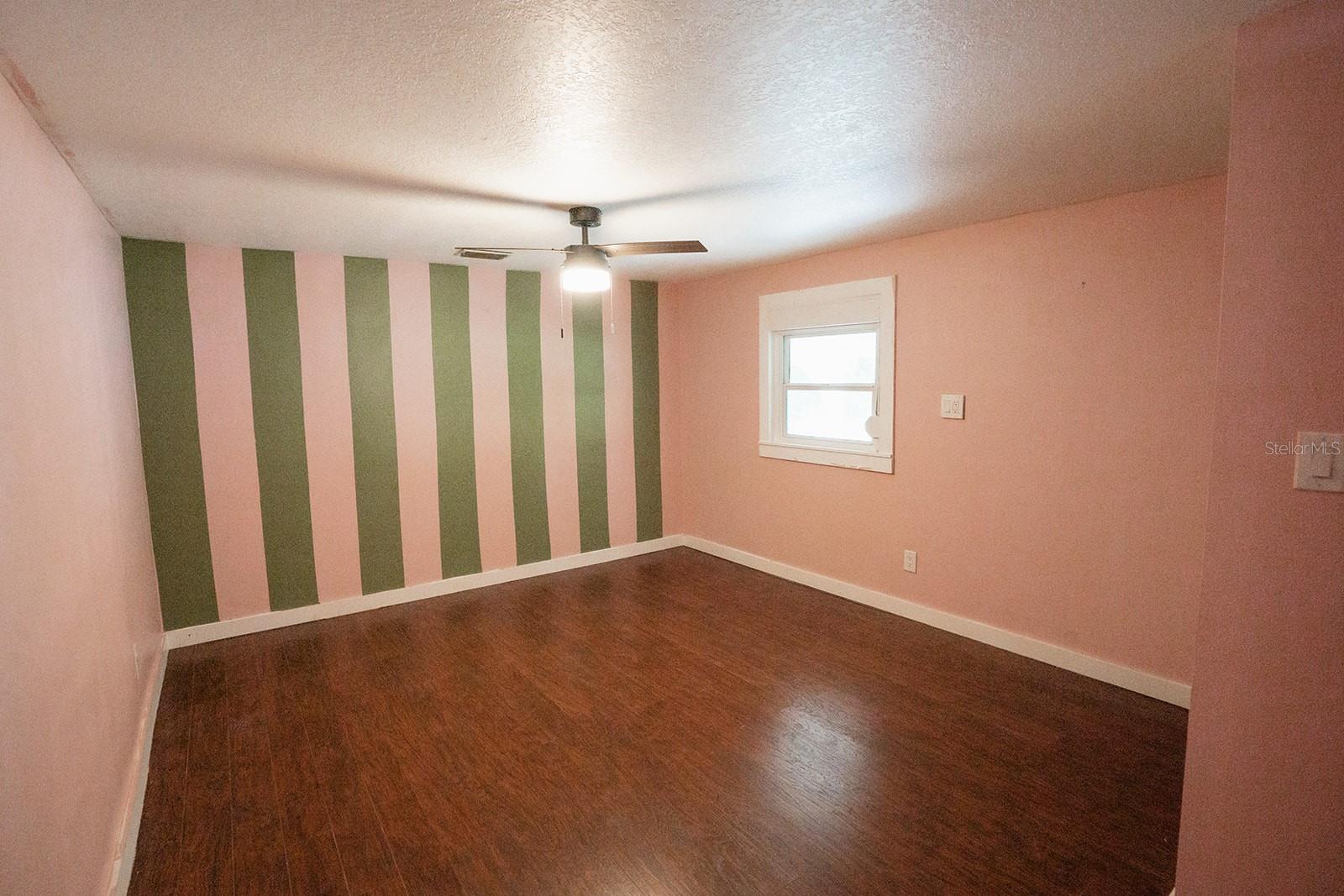 1112 W KIRBY ST