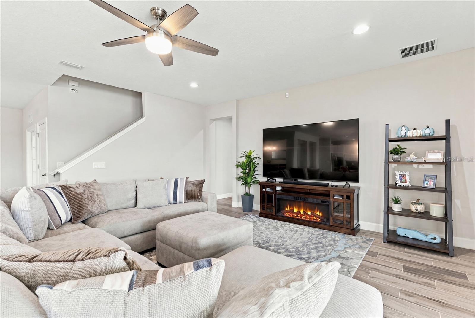 7697 ROMA DUNE DR