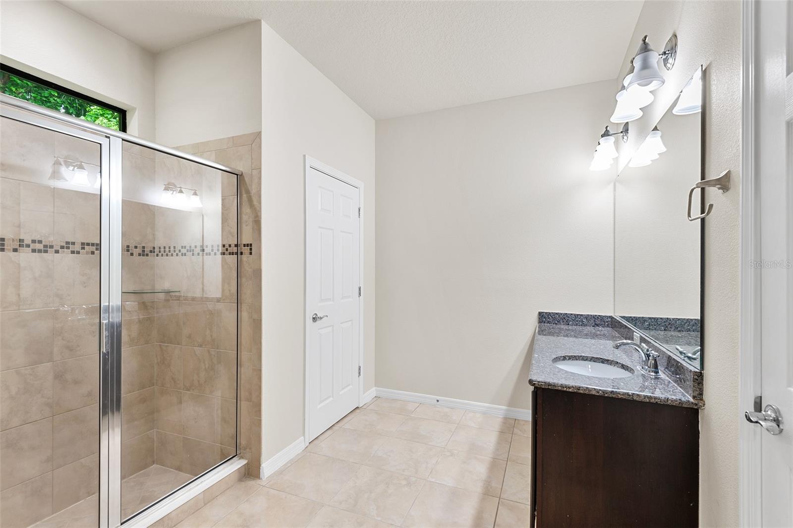 2236 LANDSIDE DR