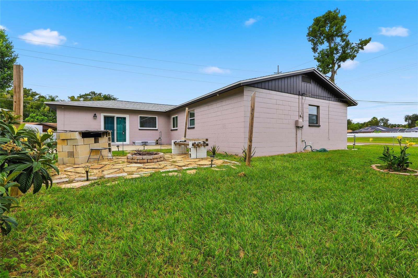 201 E WHEELER RD