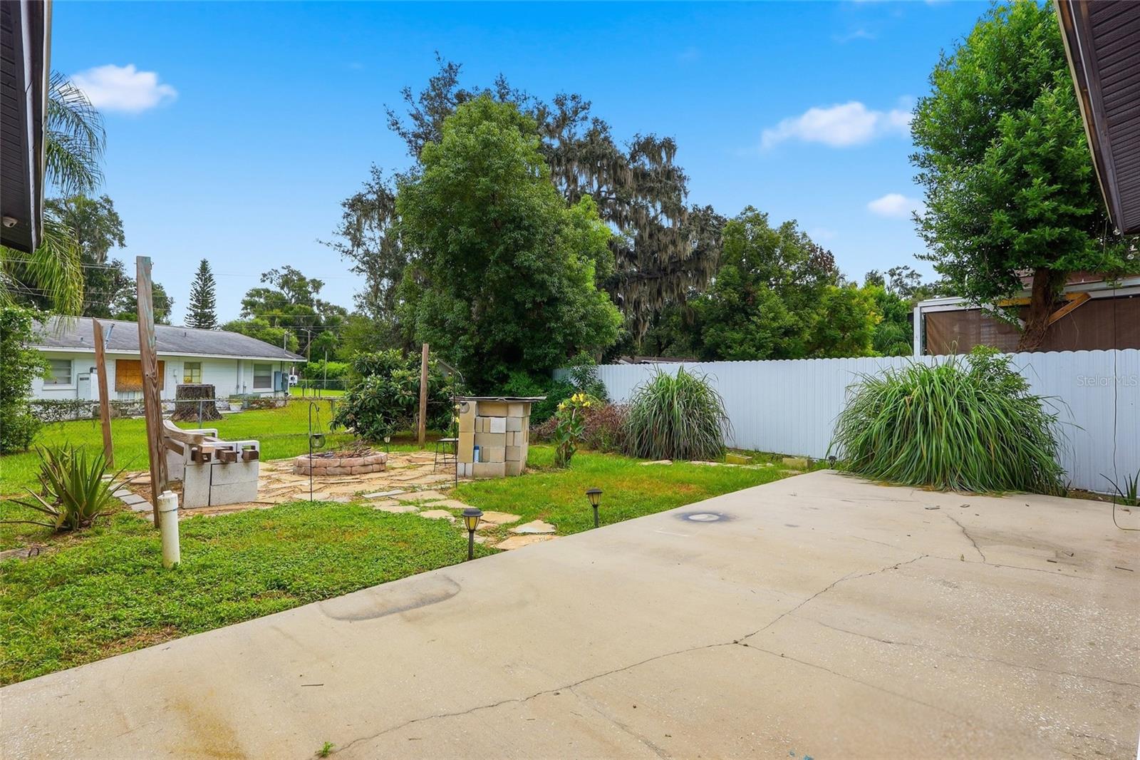 201 E WHEELER RD