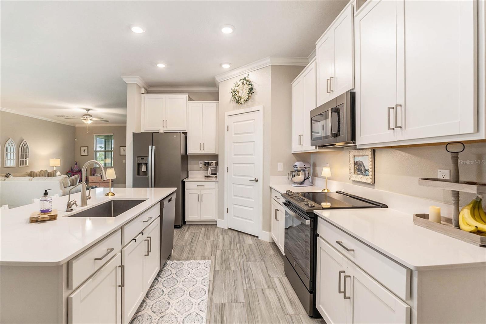 9854 RED BAY LOOP