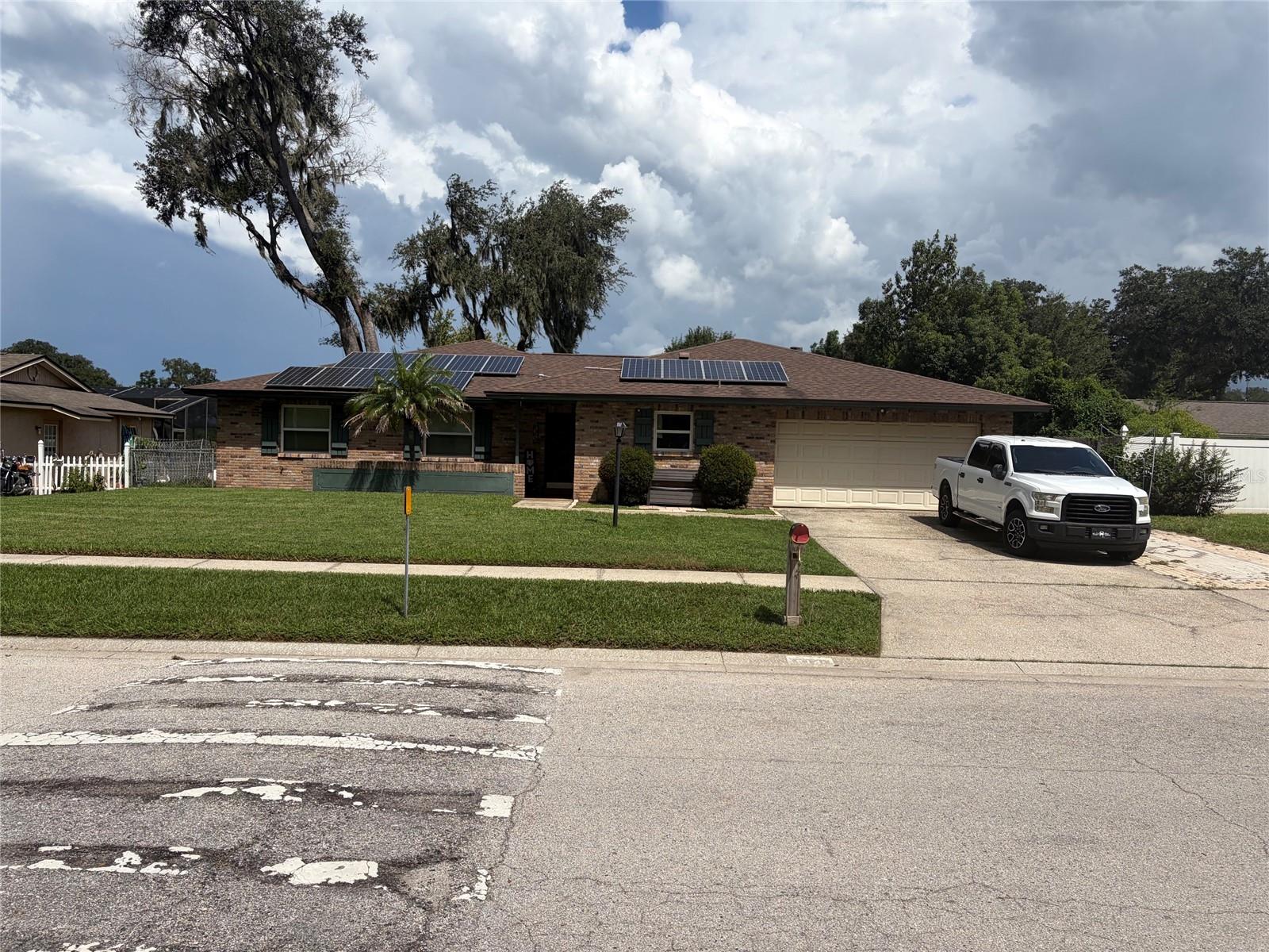 814 SHANGRI LA DR