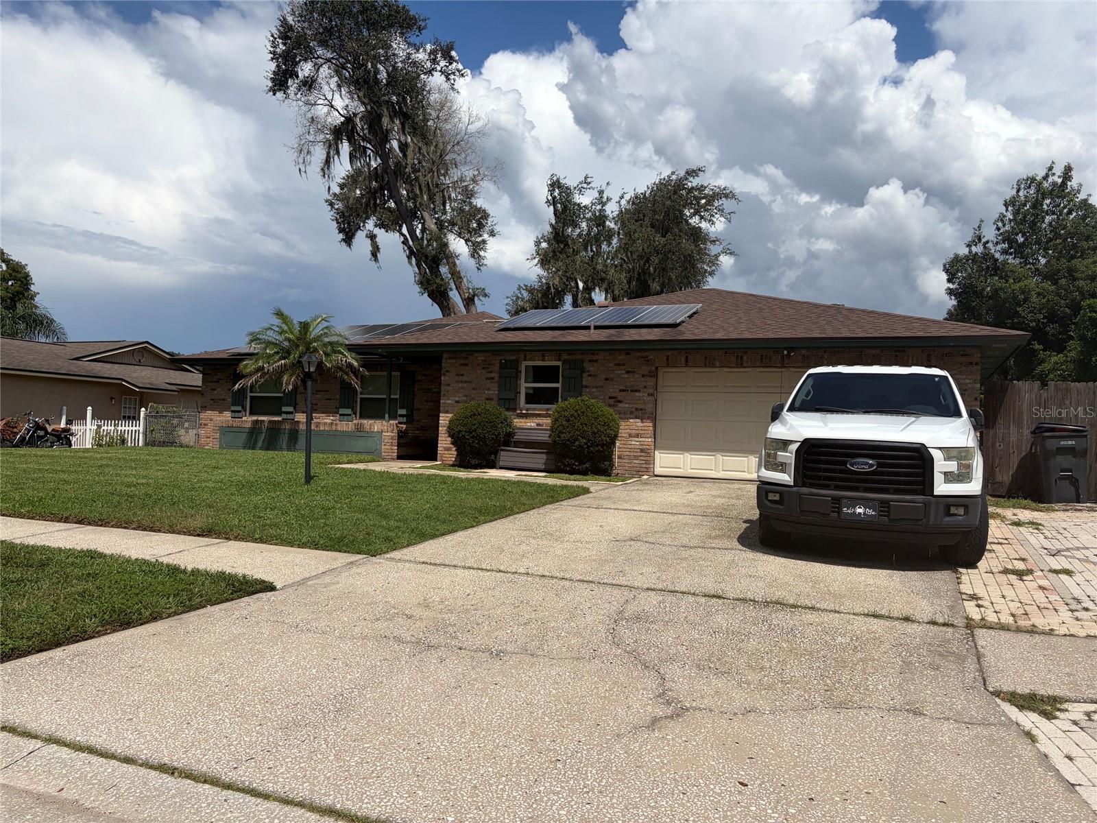 814 SHANGRI LA DR