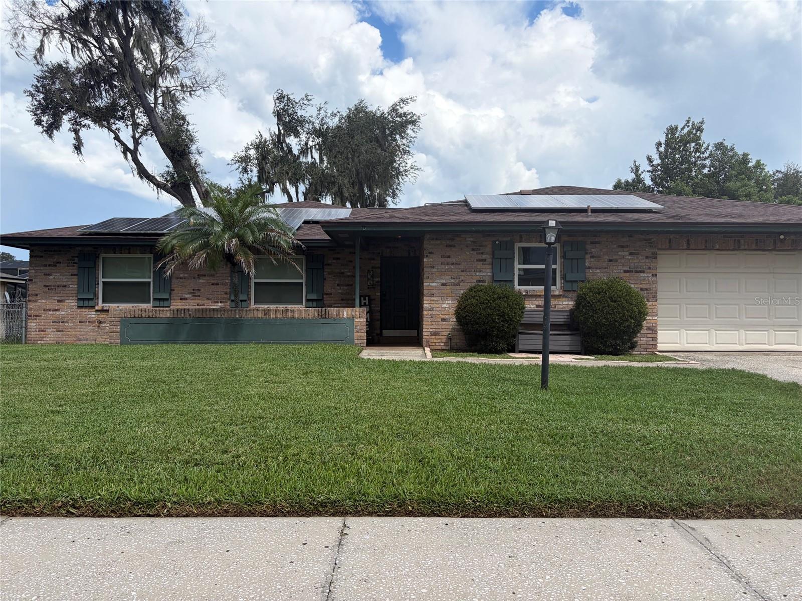 814 SHANGRI LA DR